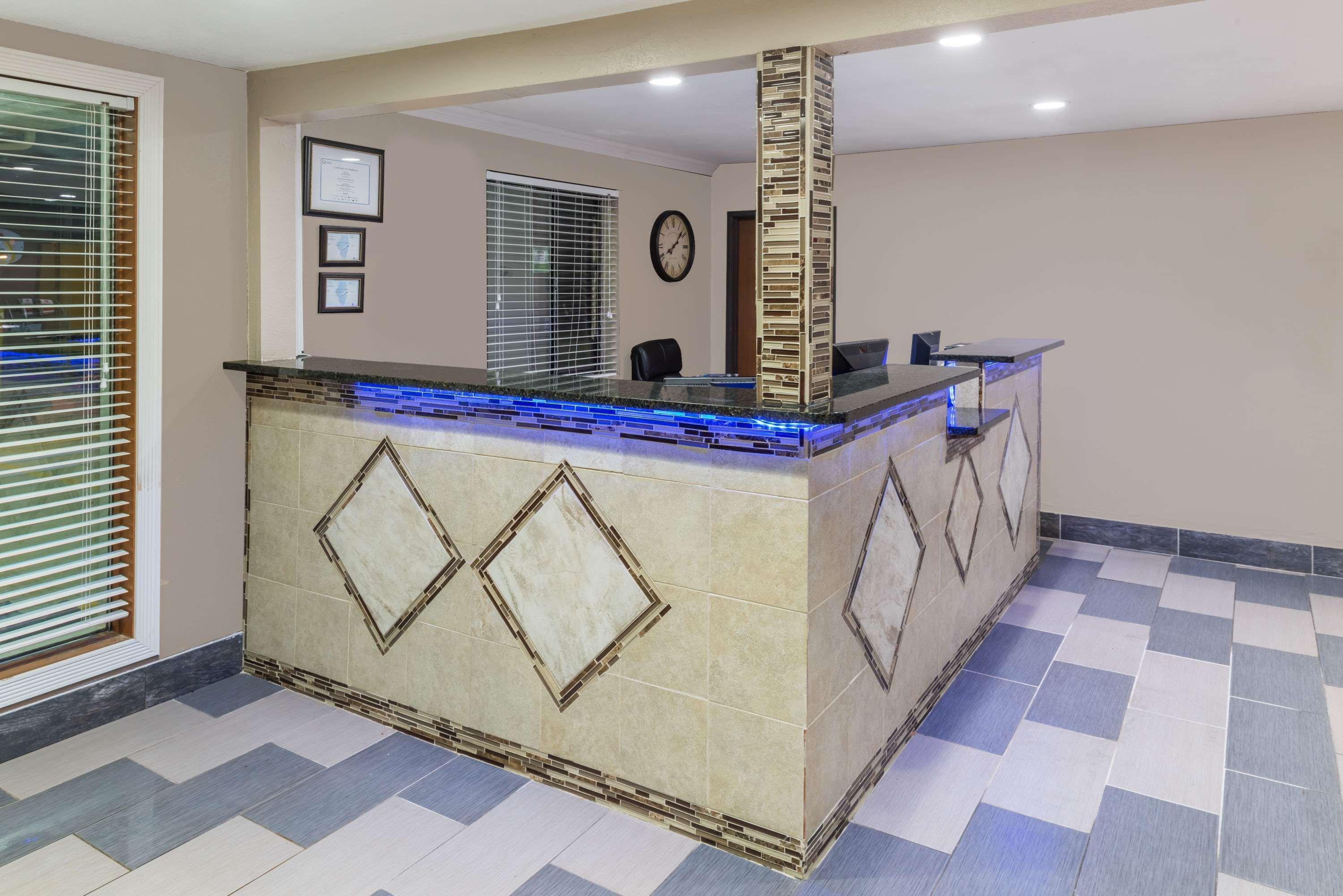 Super 8 By Wyndham Okawville Exterior photo
