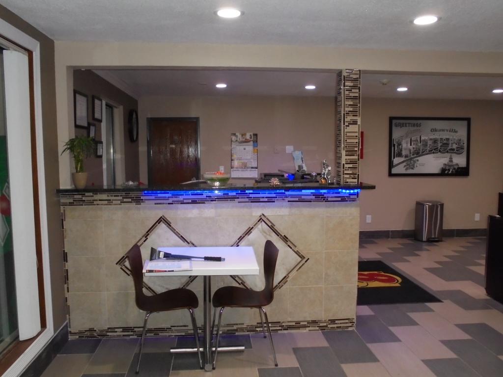 Super 8 By Wyndham Okawville Exterior photo